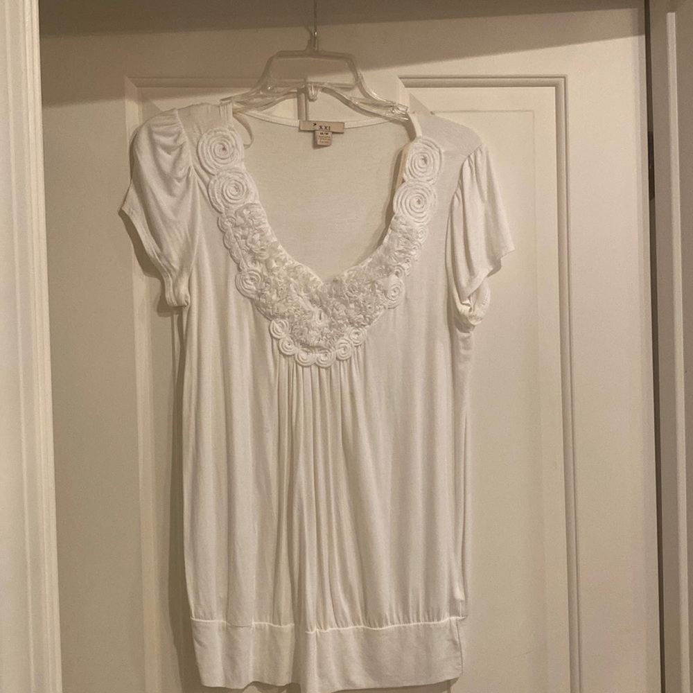 White ruffled top with sparkles (hollister)